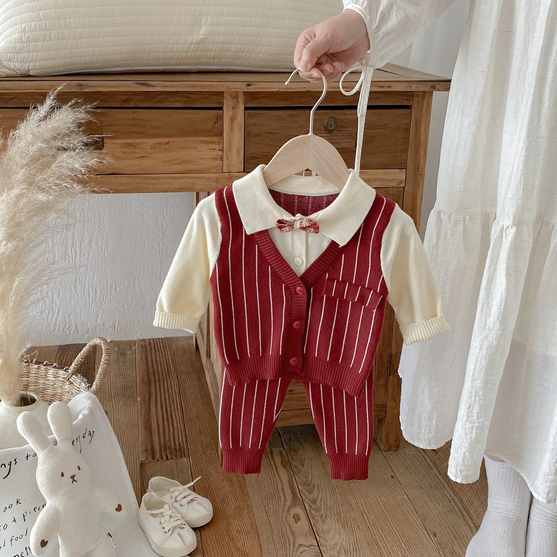 Ensemble Gentleman Bébé – 3 pièces (Chemise + Gilet rayé + Pantalon) | Tenue Chic & Élégante (0-2 ans)