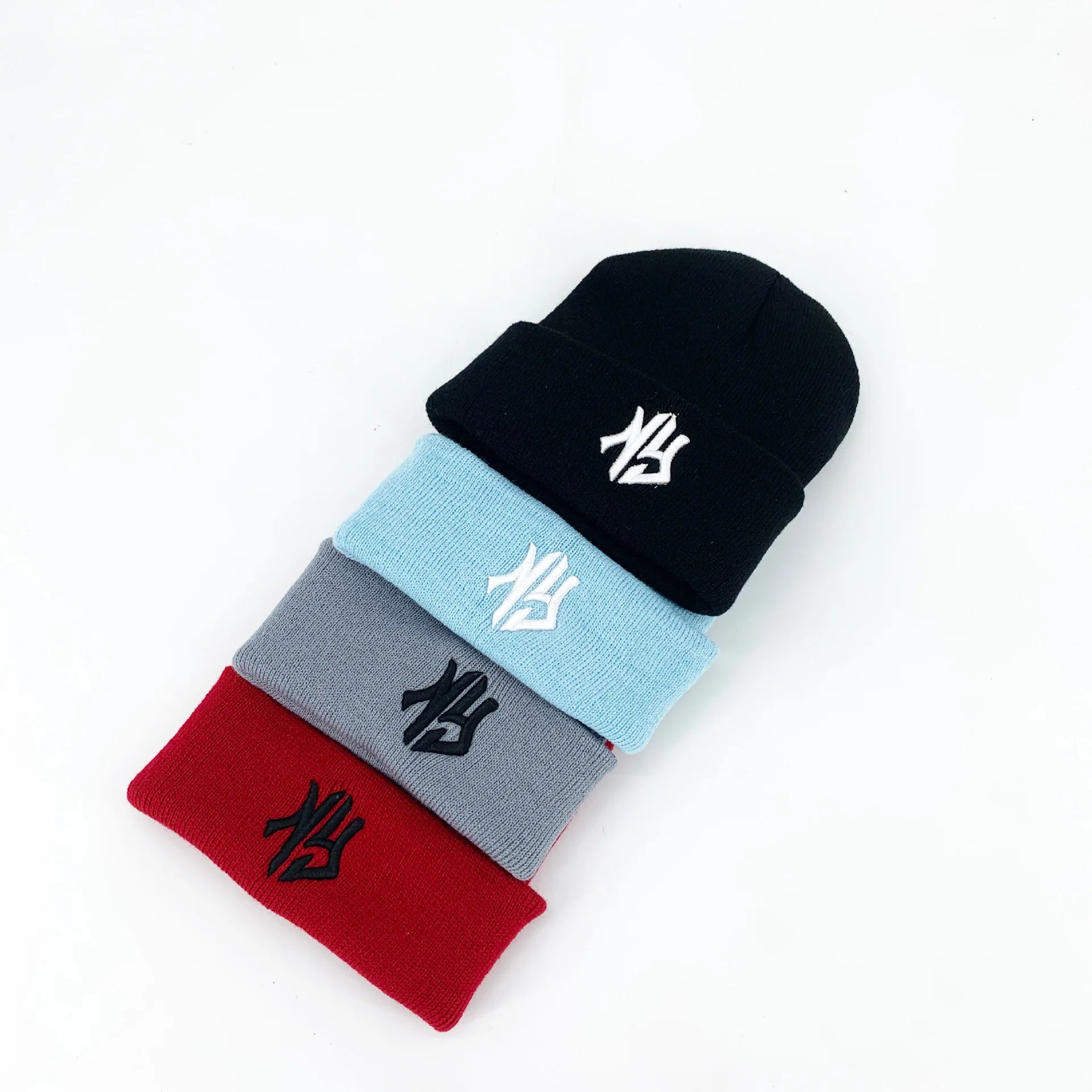 •	Bonnet Tricoté Unisexe – Chaud & Confortable pour l’Hiver
	•	Bonnet d’Hiver à Revers – Style Urbain Ski & Ville
	•	Bonnet Chaud Unisexe – Mode Streetwear & Sport d’Hiver