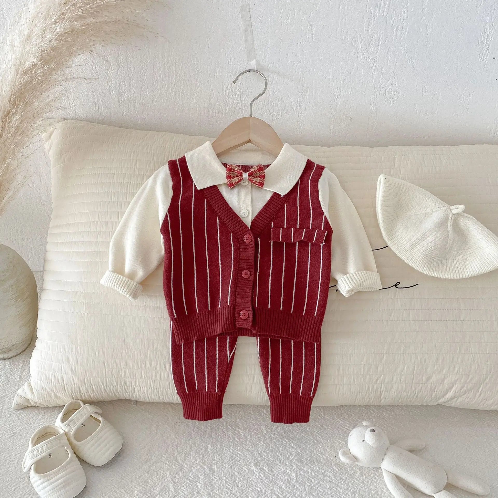 Ensemble Gentleman Bébé – 3 pièces (Chemise + Gilet rayé + Pantalon) | Tenue Chic & Élégante (0-2 ans)