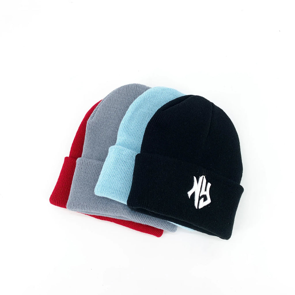 •	Bonnet Tricoté Unisexe – Chaud & Confortable pour l’Hiver
	•	Bonnet d’Hiver à Revers – Style Urbain Ski & Ville
	•	Bonnet Chaud Unisexe – Mode Streetwear & Sport d’Hiver