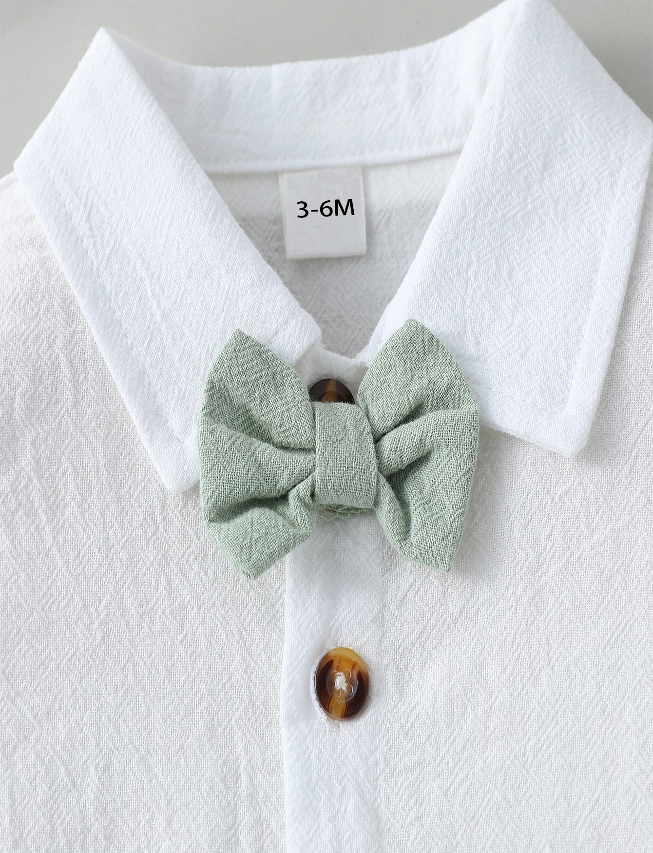 Ensemble Gentleman Bébé Garçon – Chemise Blanche + Short Bretelles & Nœud Papillon (1-3 ans)