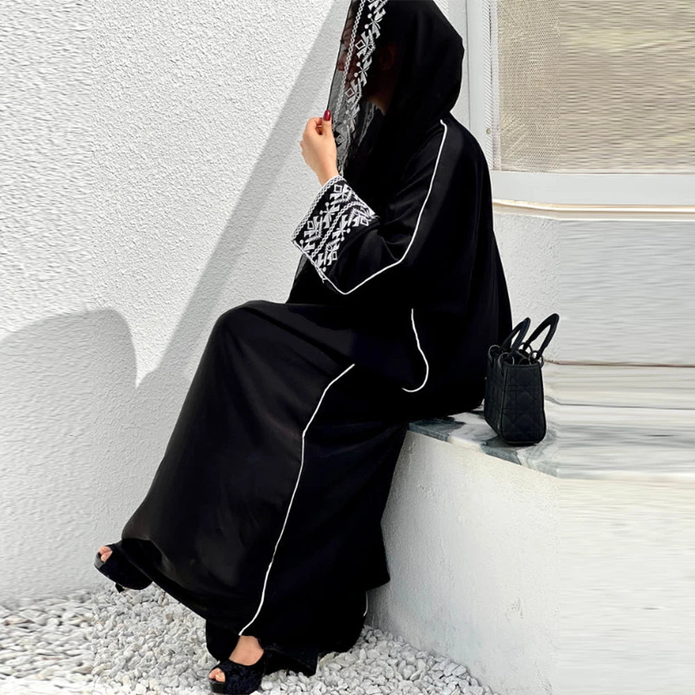 Abaya Hijab Brodée Classique - Robe Kimono Manches Longues Femme Musulmane