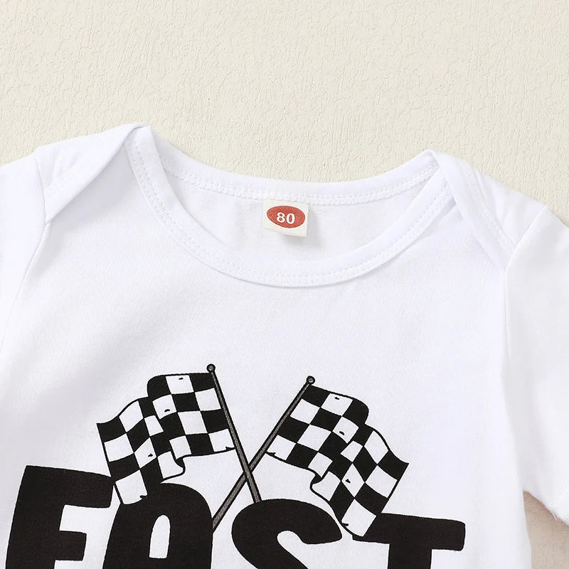 Ensemble Anniversaire Bébé Garçon – T-shirt “Fast One” + Short à Carreaux (0-12 mois)