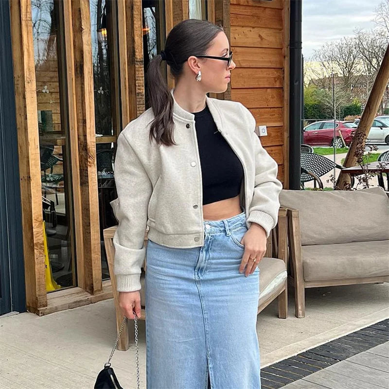 Veste Bomber Femme 2025 – Coupe Courte Tendance, Coloris Beige ou Noir