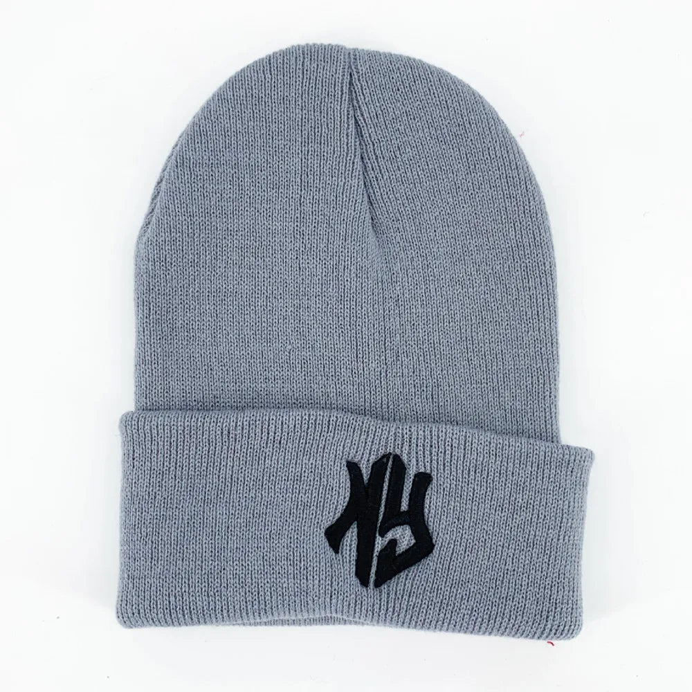 •	Bonnet Tricoté Unisexe – Chaud & Confortable pour l’Hiver
	•	Bonnet d’Hiver à Revers – Style Urbain Ski & Ville
	•	Bonnet Chaud Unisexe – Mode Streetwear & Sport d’Hiver