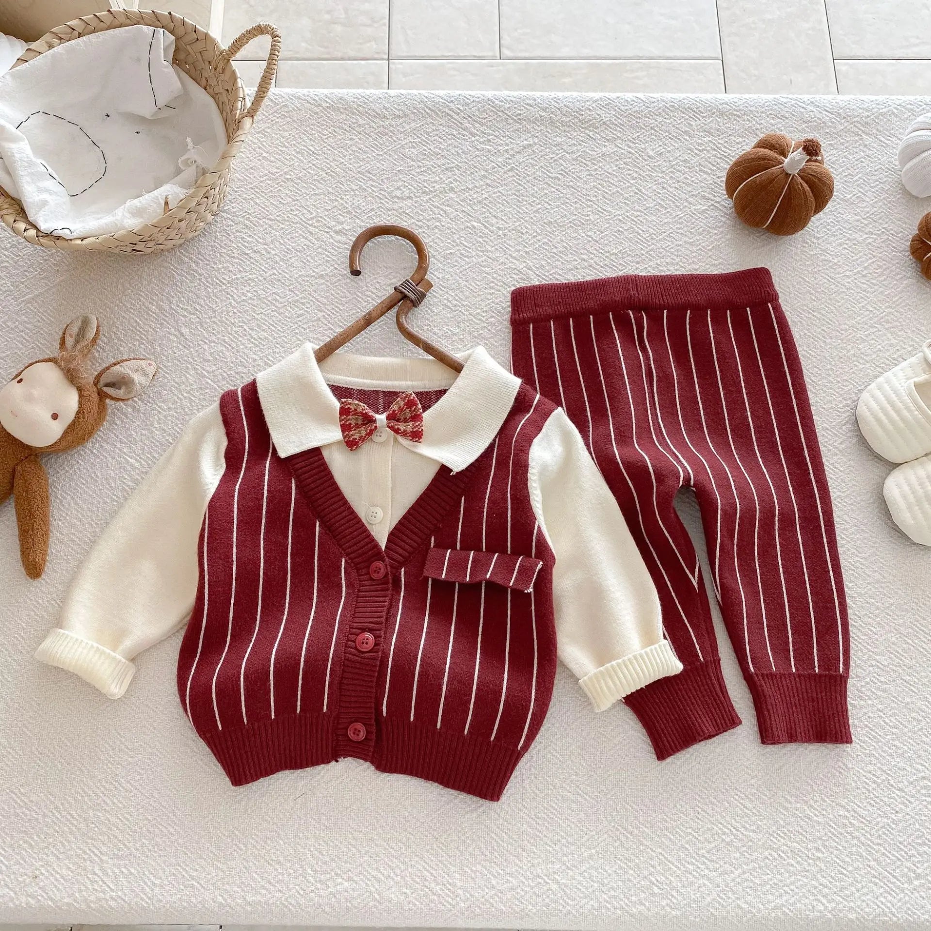 Ensemble Gentleman Bébé – 3 pièces (Chemise + Gilet rayé + Pantalon) | Tenue Chic & Élégante (0-2 ans)