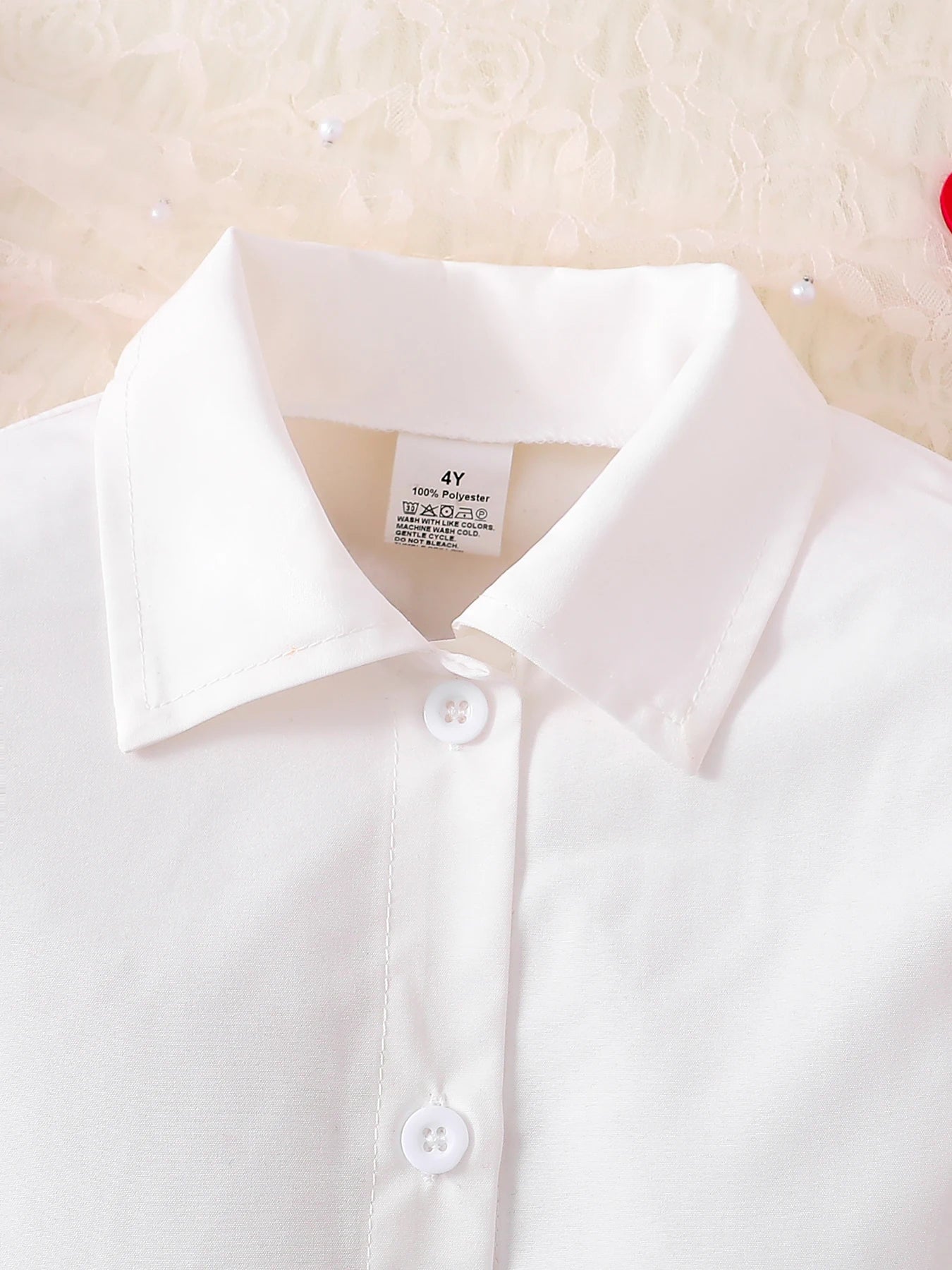 Ensemble Fille Élégant 3 Pièces – Gilet Tricot Rouge + Chemise Blanche Col Dentelle + Jupe Carreaux – Automne / Printemps (4-6 ans)