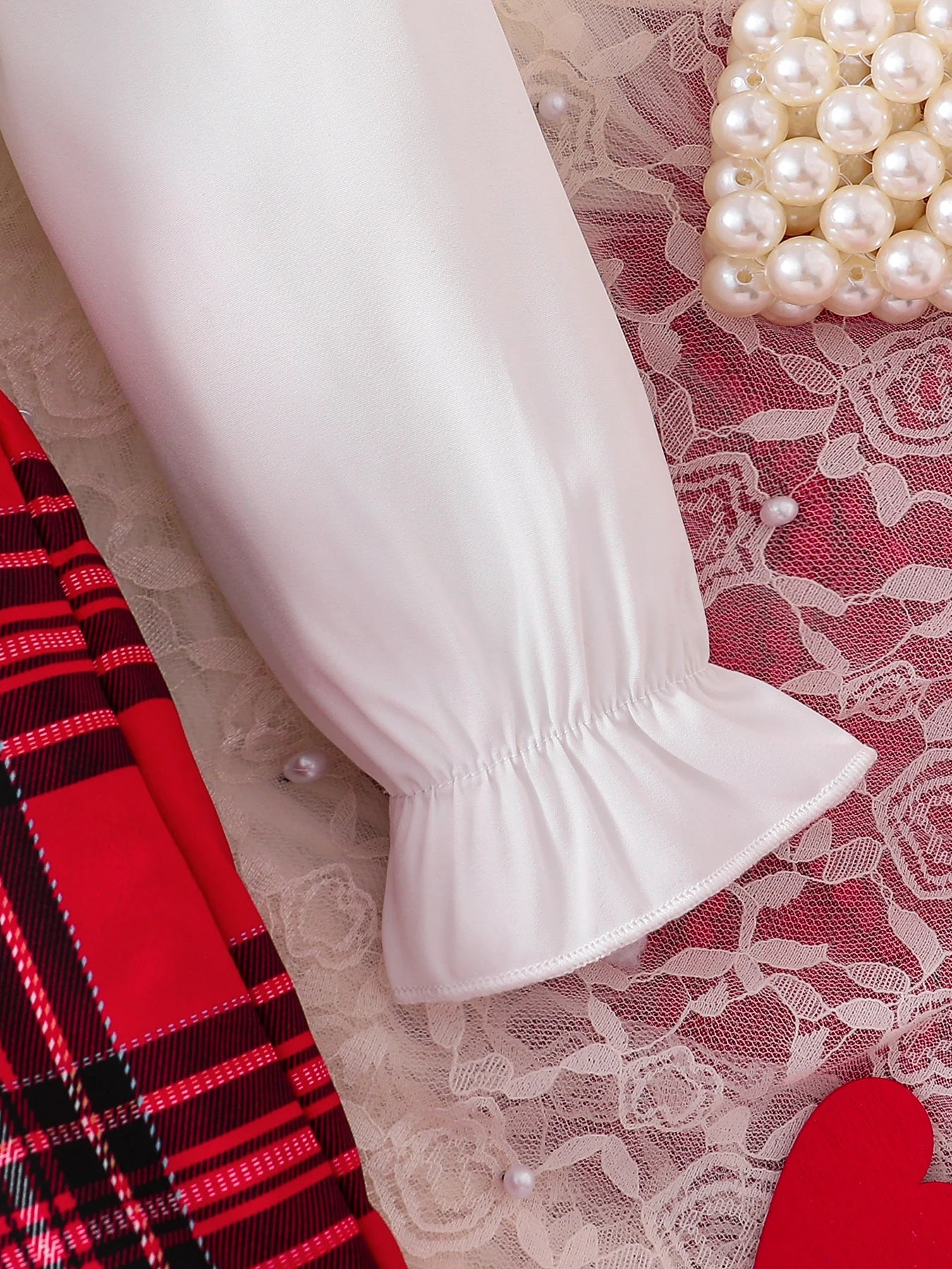 Ensemble Fille Élégant 3 Pièces – Gilet Tricot Rouge + Chemise Blanche Col Dentelle + Jupe Carreaux – Automne / Printemps (4-6 ans)