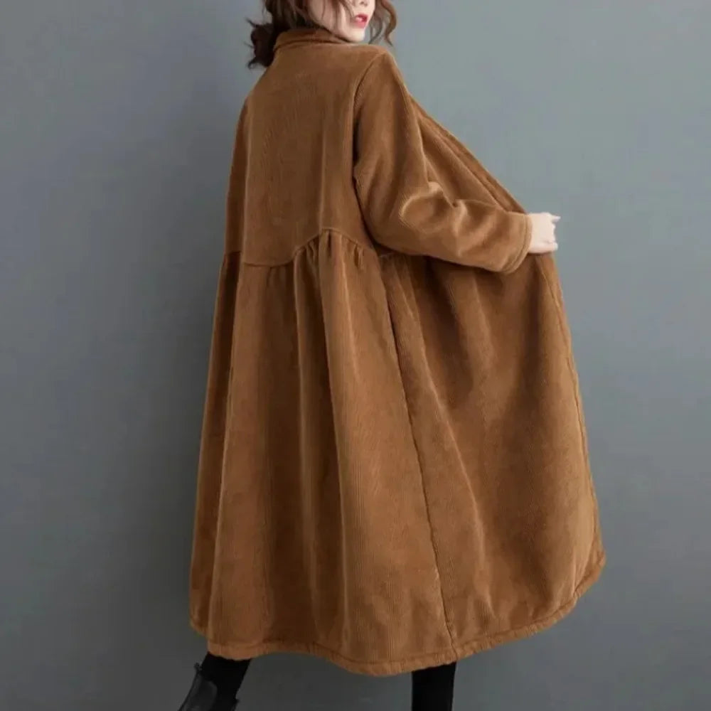 Manteau Long DAILOU 2025 – Trench Vintage en Velours Côtelé Doublé Polaire
	•	Manteau Hiver Femme DAILOU – Long Trench Chaud en Velours Côtelé
	•	Manteau Long Femme DAILOU – Style Vintage, Velours Côtelé & Doublure Chaude