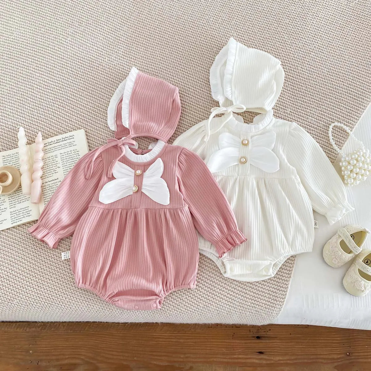 Barboteuse Bébé avec Chapeau & Grand Nœud – Tenue Mignonne pour Filles (0-24 mois)